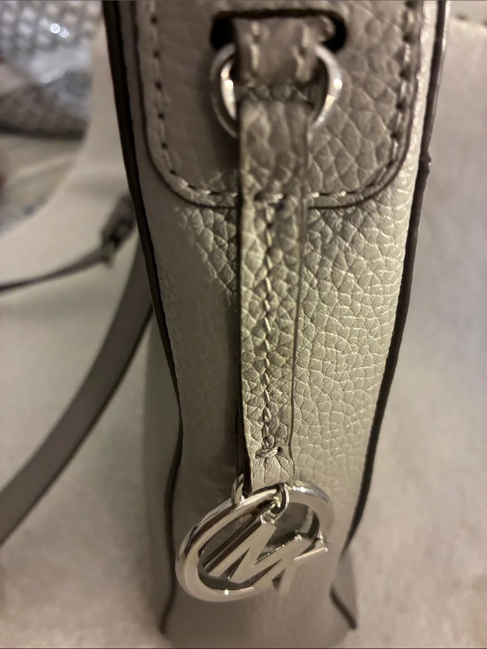 Michael Kors Pearl Grey Crossbody/Messenger Bag Interior Pockets,silver hardware